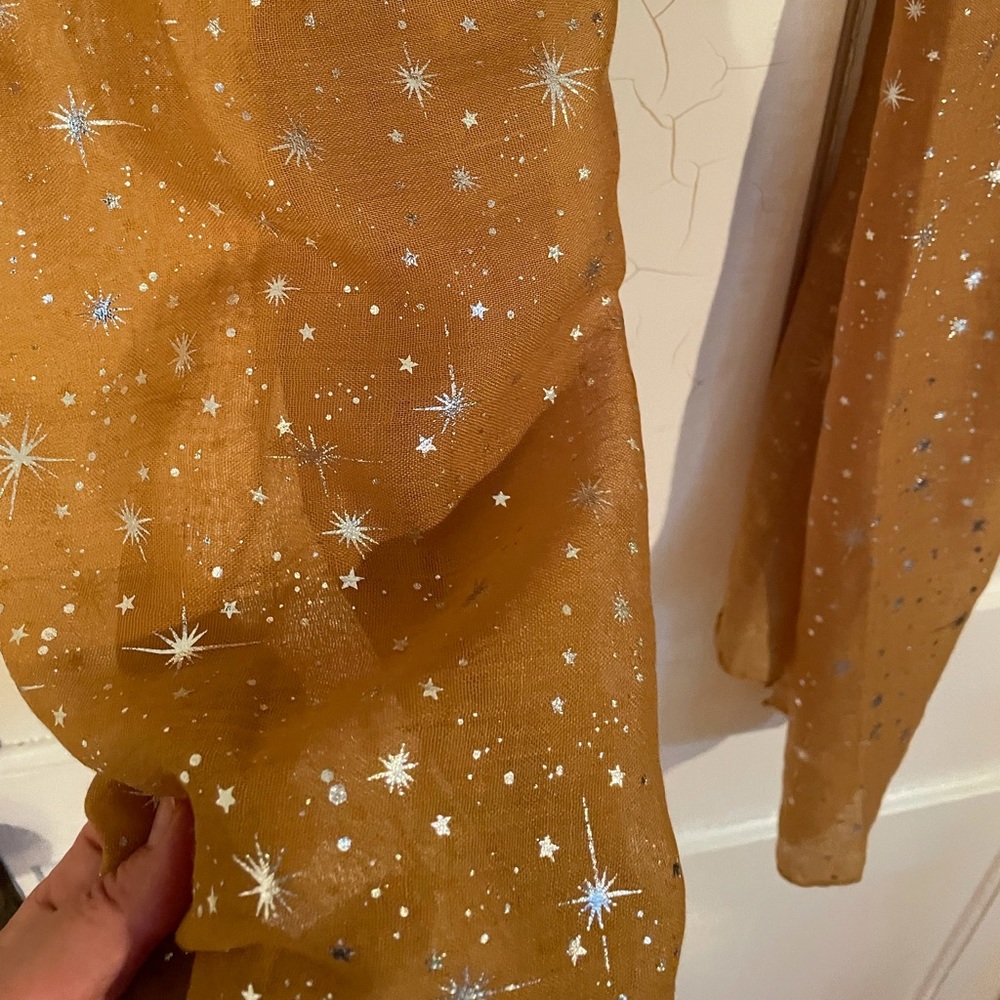 Yellow starbursts scarf